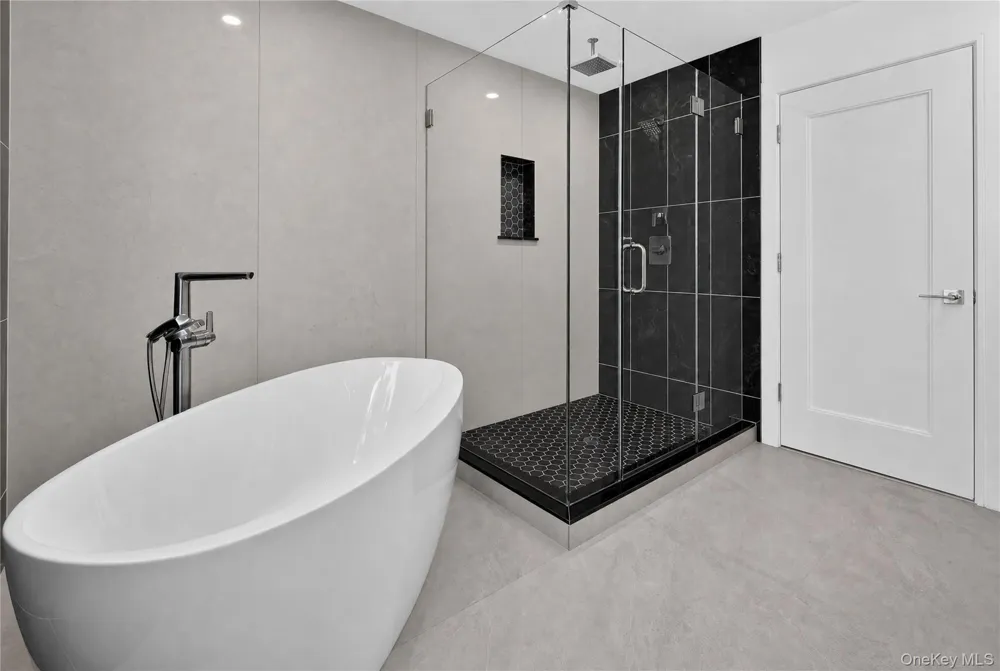 44 Meadow Lane Levittown, NY 11756