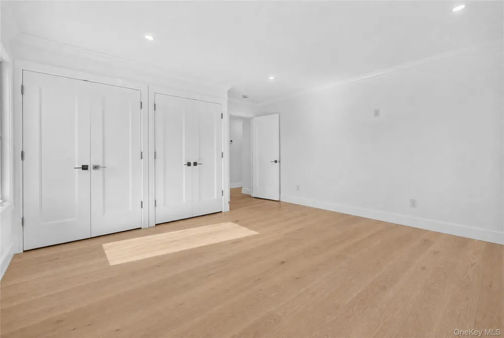 44 Meadow Lane Levittown, NY 11756