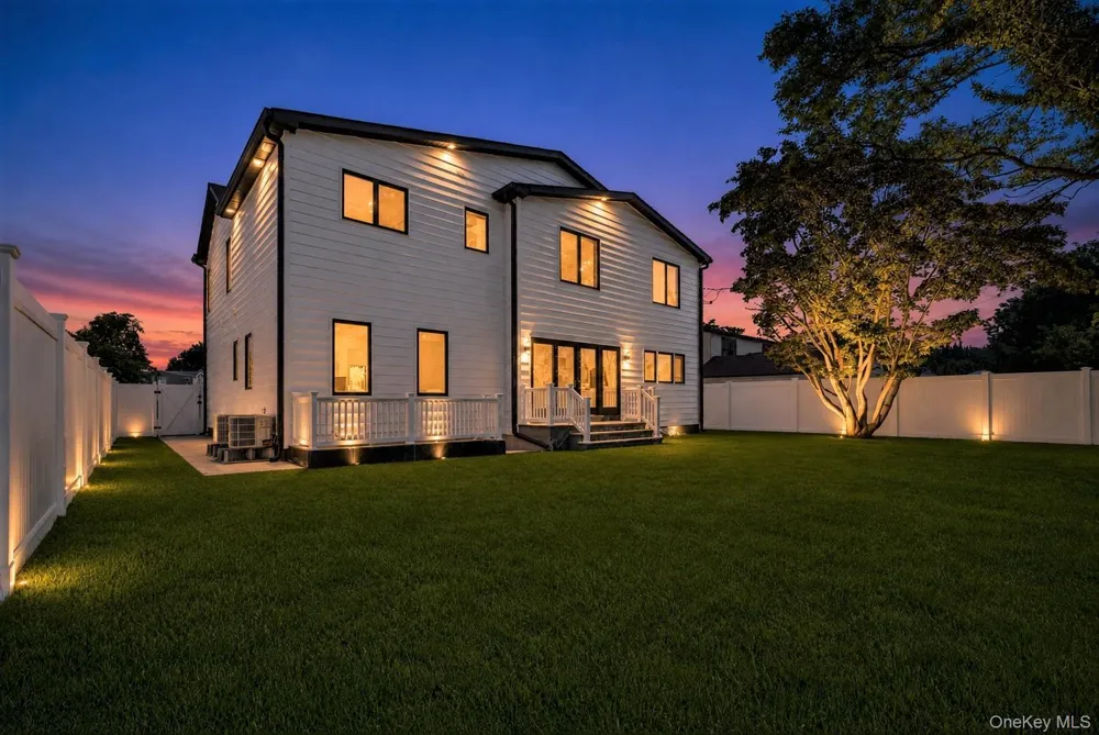 44 Meadow Lane Levittown, NY 11756