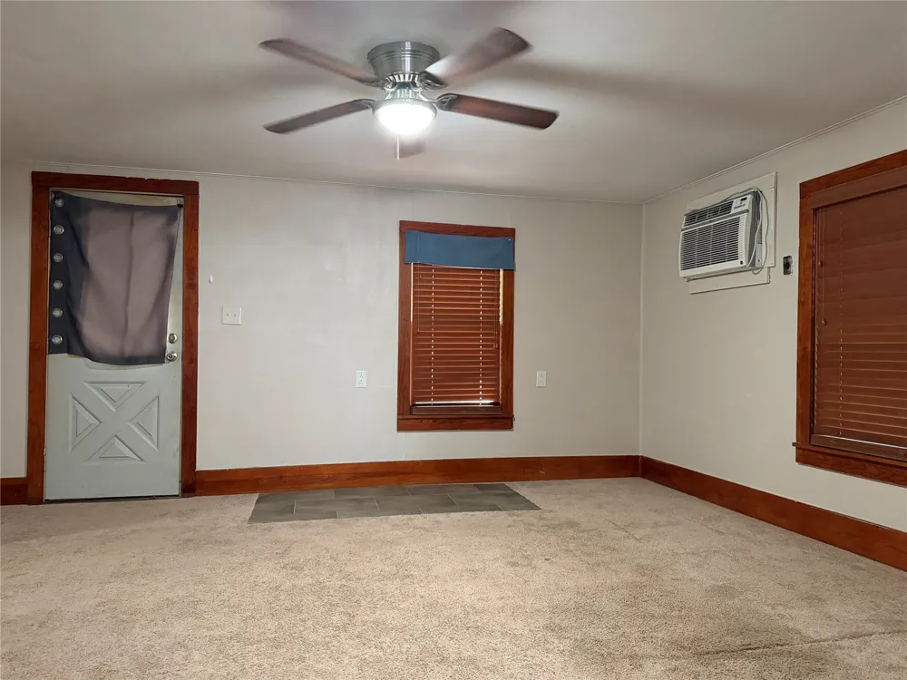 1319 E Modoc Avenue Nowata, OK 74048