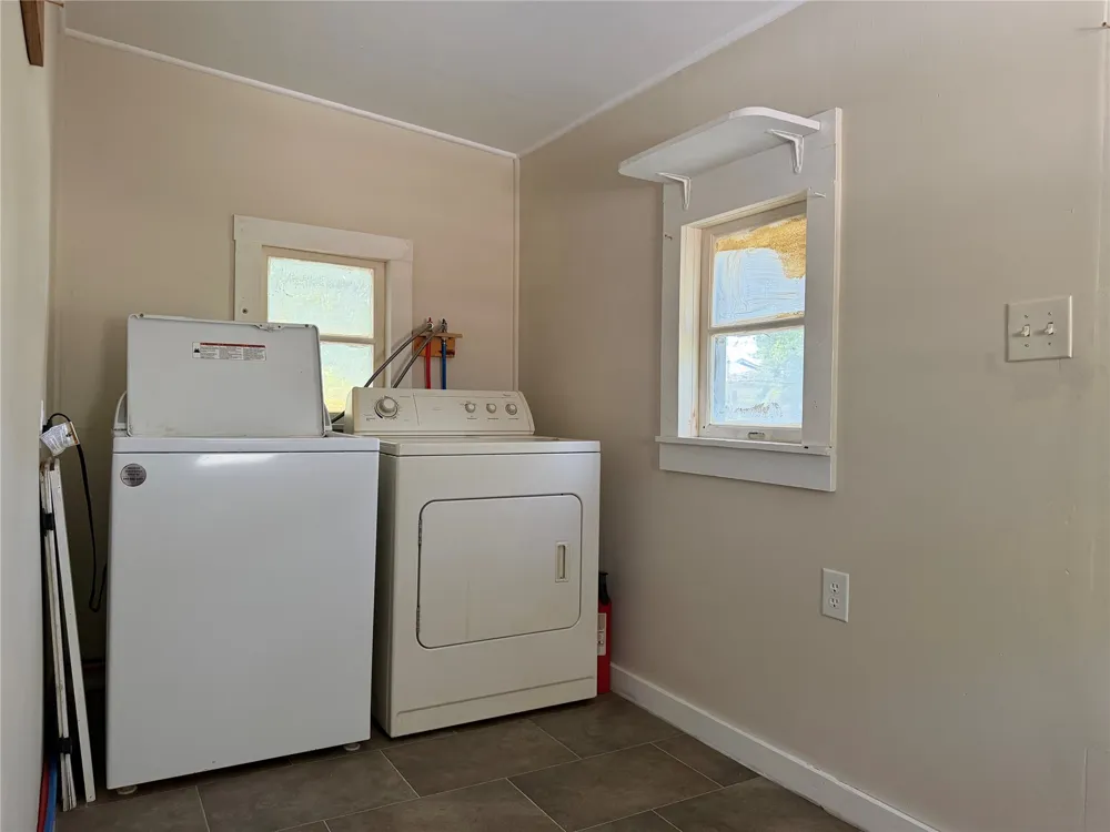 1319 E Modoc Avenue Nowata, OK 74048