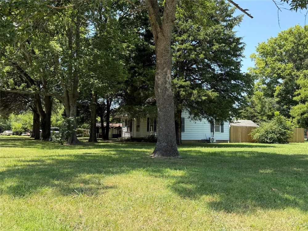 1319 E Modoc Avenue Nowata, OK 74048