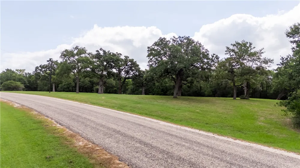 5709 Shellbournes Hill College Station, TX 77845