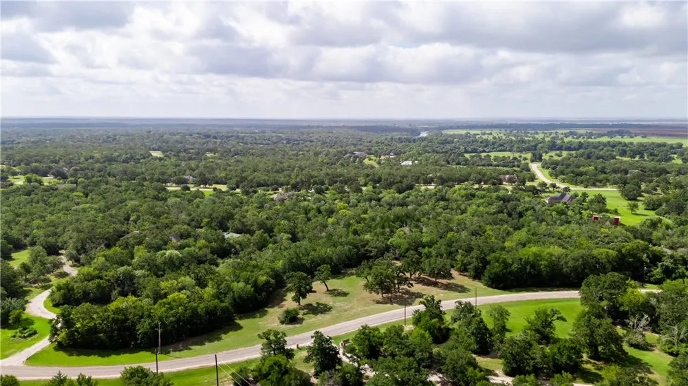 5709 Shellbournes Hill College Station, TX 77845
