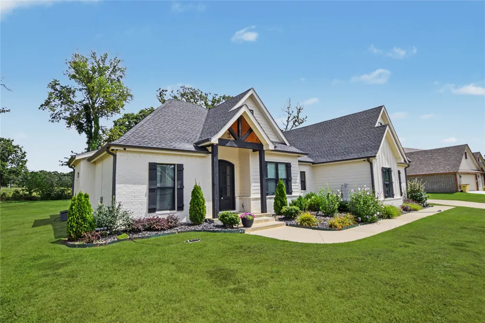 16625 W Sierra Circle Tahlequah, OK 74464
