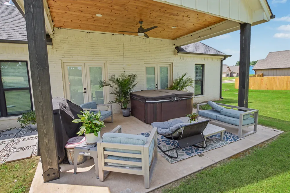 16625 W Sierra Circle Tahlequah, OK 74464