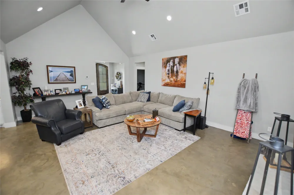 16625 W Sierra Circle Tahlequah, OK 74464