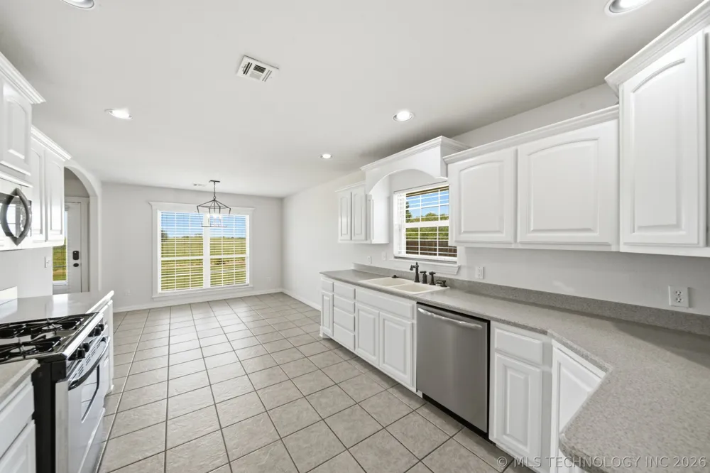 9479 E 139th Place Collinsville, OK 74021