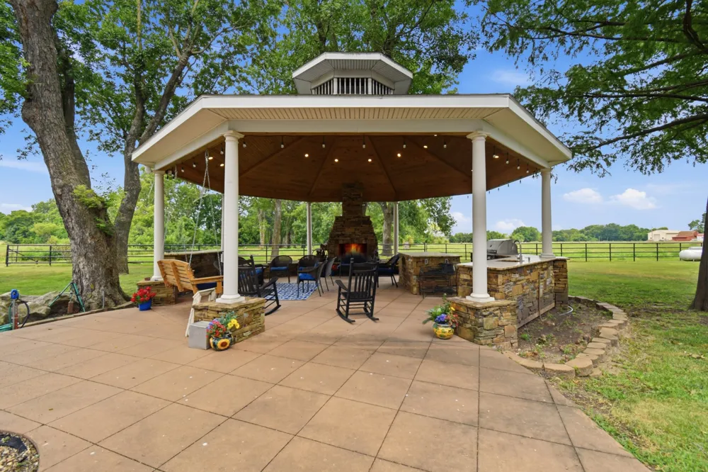 9251 S Hwy 137 Miami, OK 74354