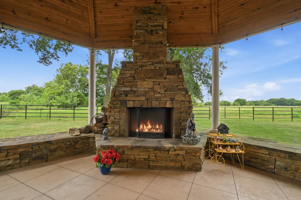 9251 S Hwy 137 Miami, OK 74354