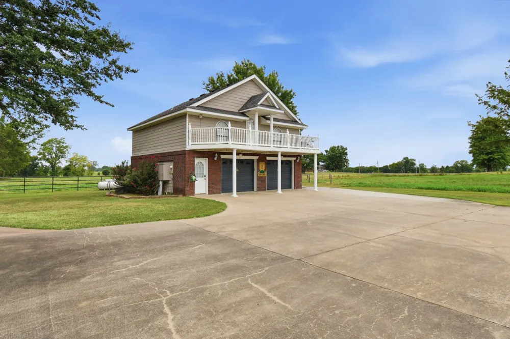 9251 S Hwy 137 Miami, OK 74354