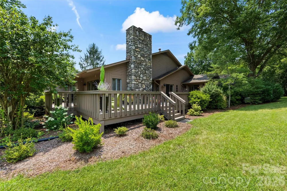 4 Governors Way Asheville, NC 28804