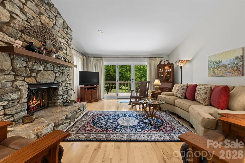 4 Governors Way Asheville, NC 28804