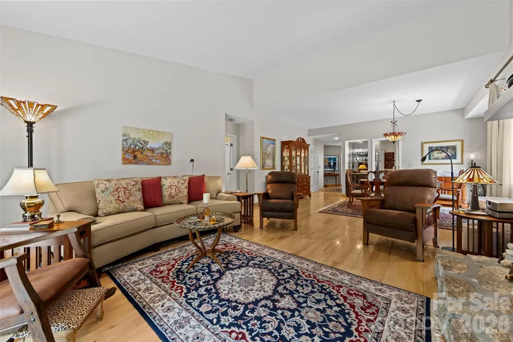 4 Governors Way Asheville, NC 28804