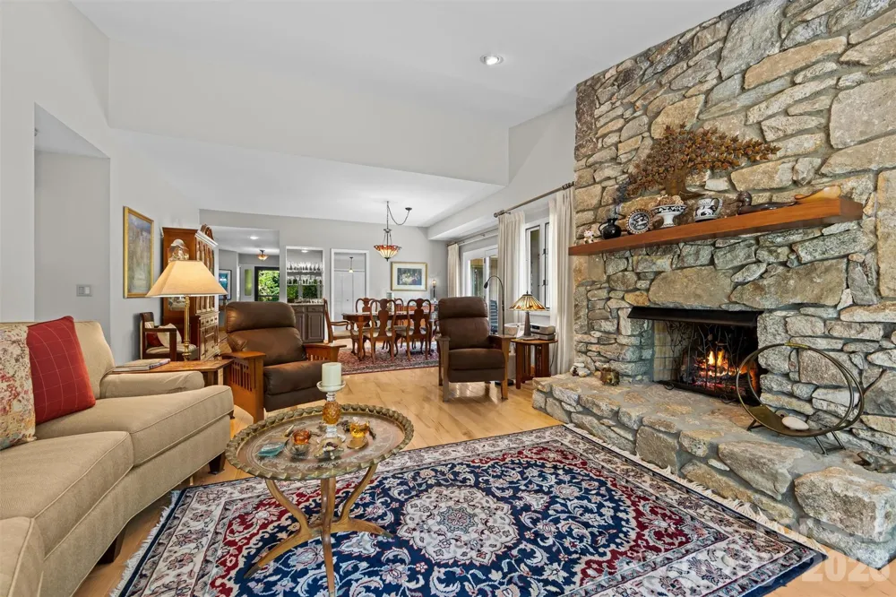 4 Governors Way Asheville, NC 28804