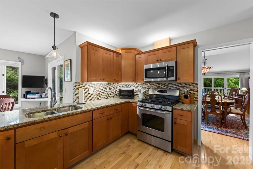 4 Governors Way Asheville, NC 28804