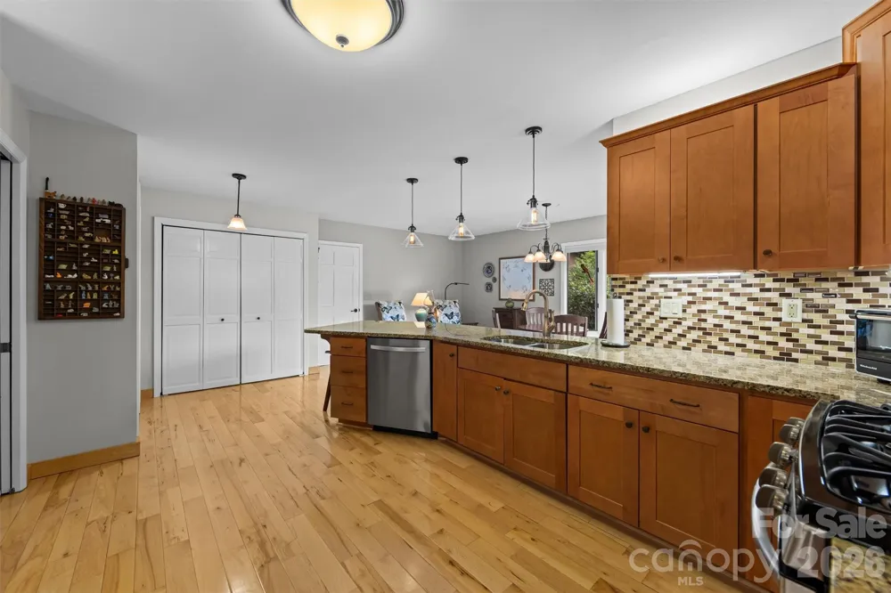 4 Governors Way Asheville, NC 28804