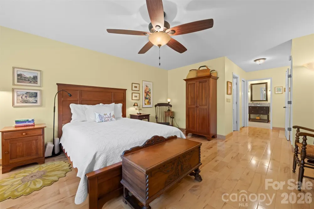 4 Governors Way Asheville, NC 28804