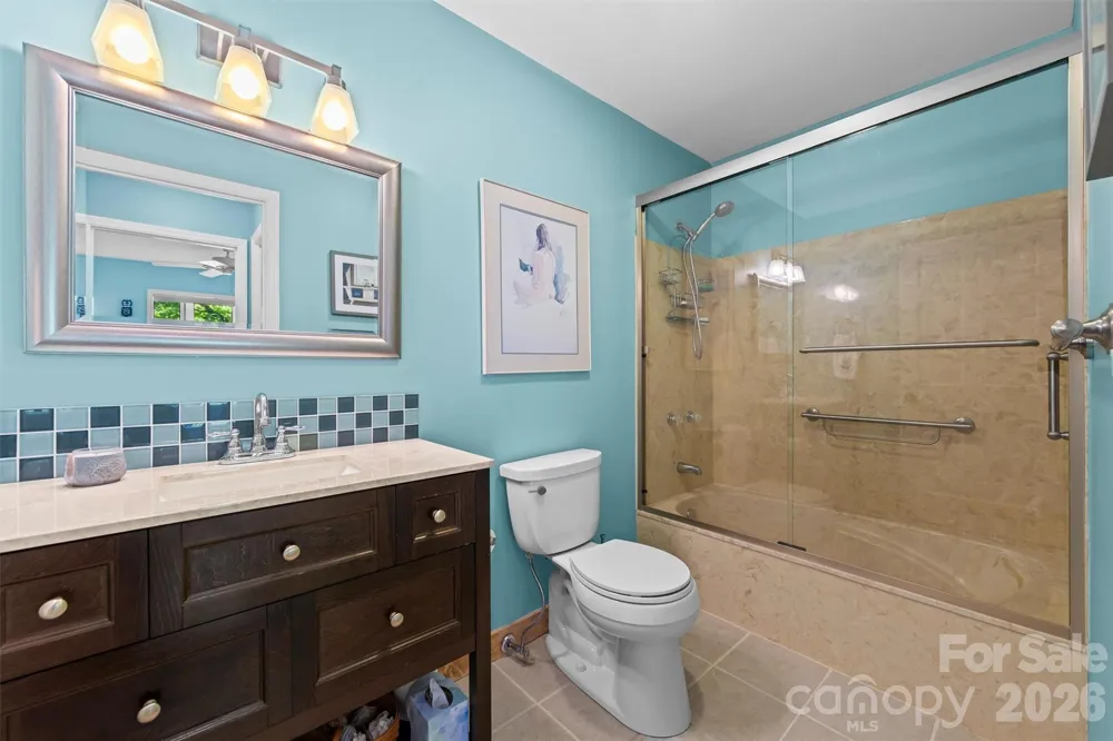 4 Governors Way Asheville, NC 28804