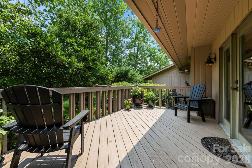 4 Governors Way Asheville, NC 28804
