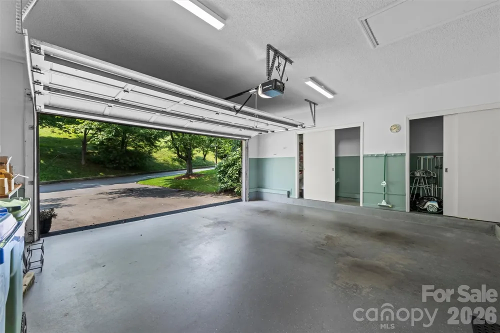 4 Governors Way Asheville, NC 28804