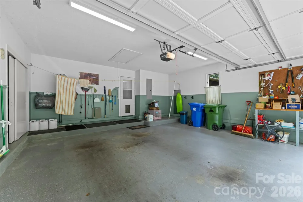 4 Governors Way Asheville, NC 28804