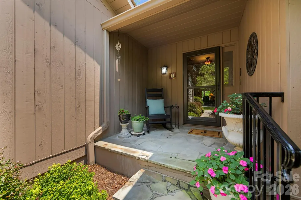 4 Governors Way Asheville, NC 28804