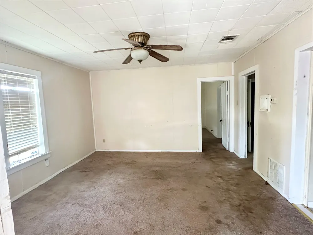 209 Old Thorndale Road Taylor, TX 76574