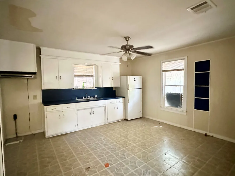 209 Old Thorndale Road Taylor, TX 76574