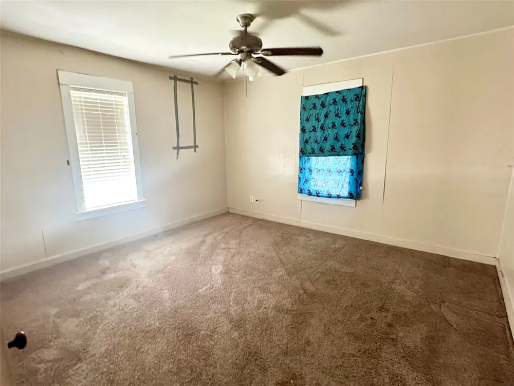 209 Old Thorndale Road Taylor, TX 76574