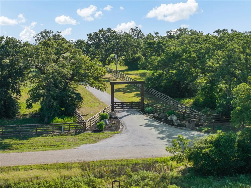 4845 County Road 119 Caldwell, TX 77836