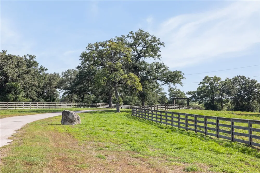 4845 County Road 119 Caldwell, TX 77836
