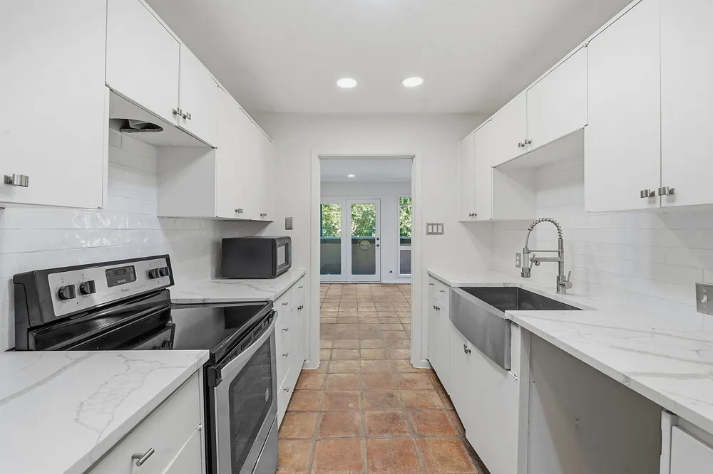 1106 W 6th Street #206 Austin, TX 78703