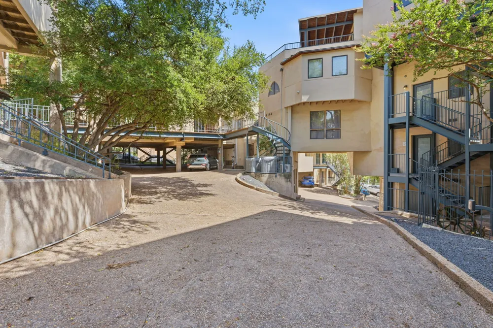1106 W 6th Street #206 Austin, TX 78703