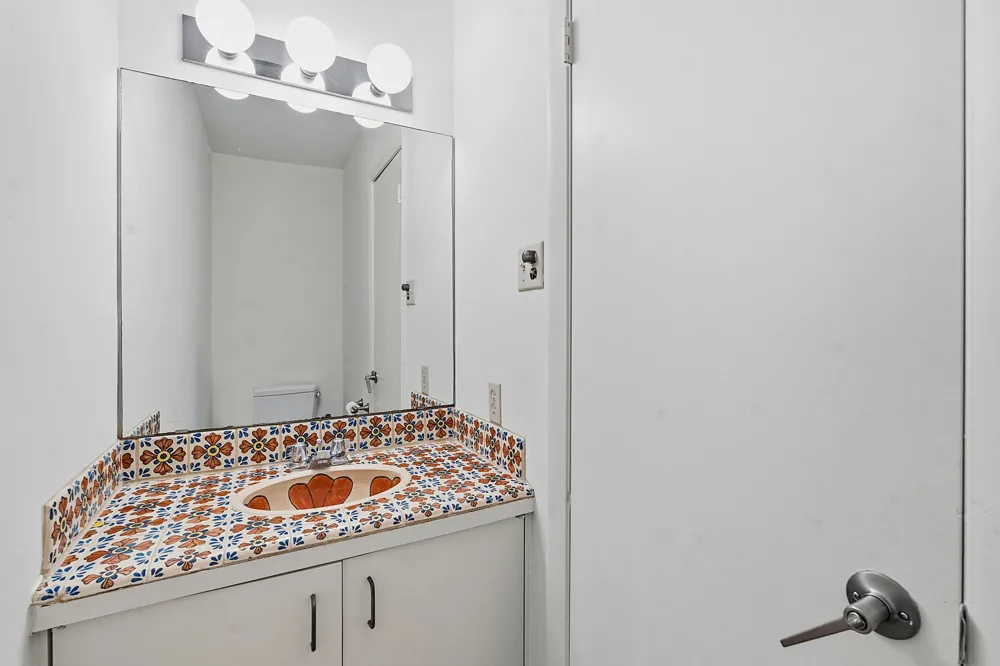 1106 W 6th Street #206 Austin, TX 78703