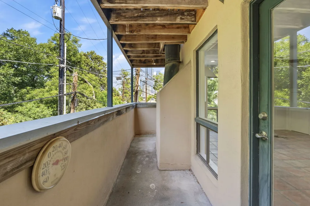 1106 W 6th Street #206 Austin, TX 78703