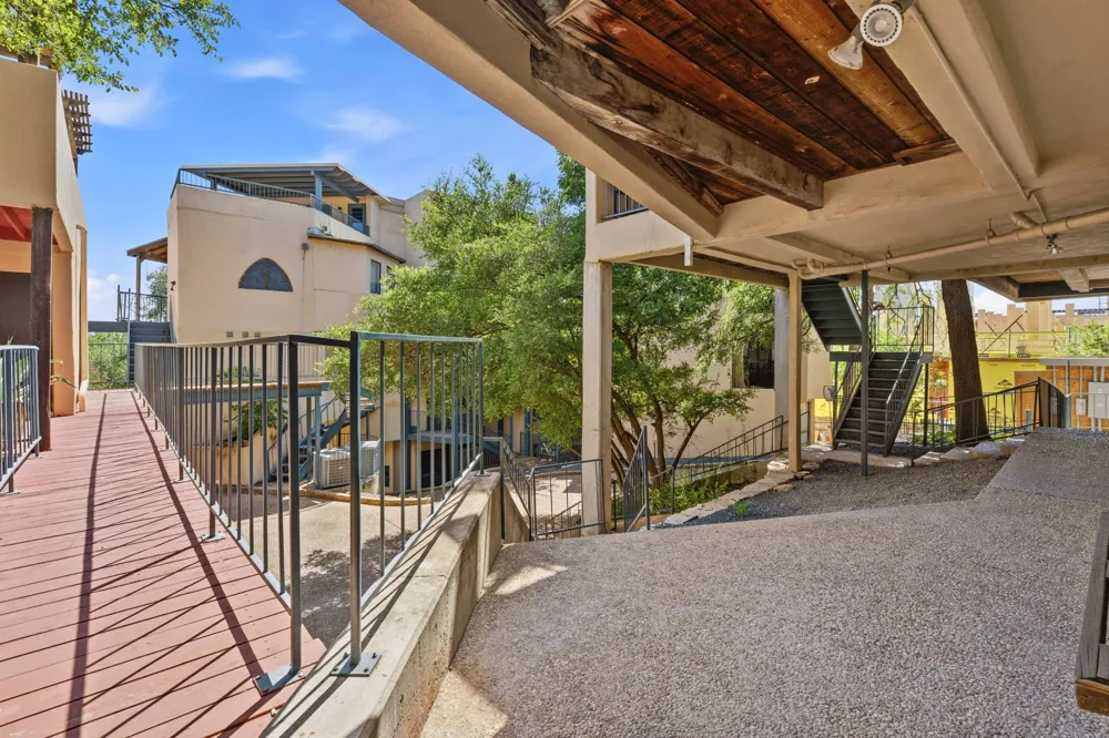 1106 W 6th Street #206 Austin, TX 78703