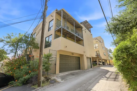 1106 W 6th Street #206