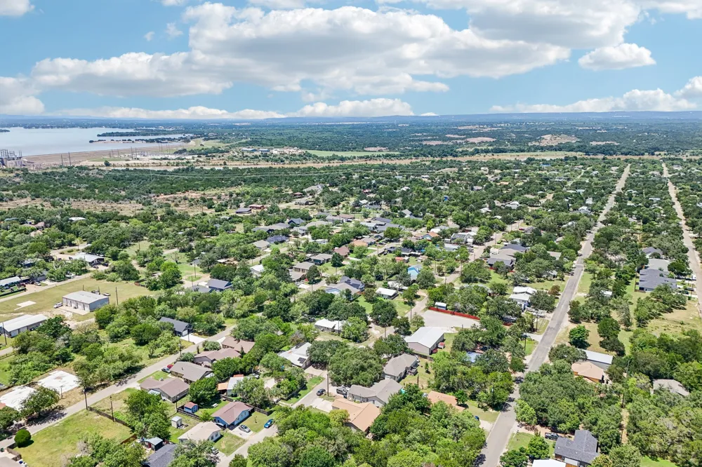 611 Magnolia Lane Cottonwood Shores, TX 78657