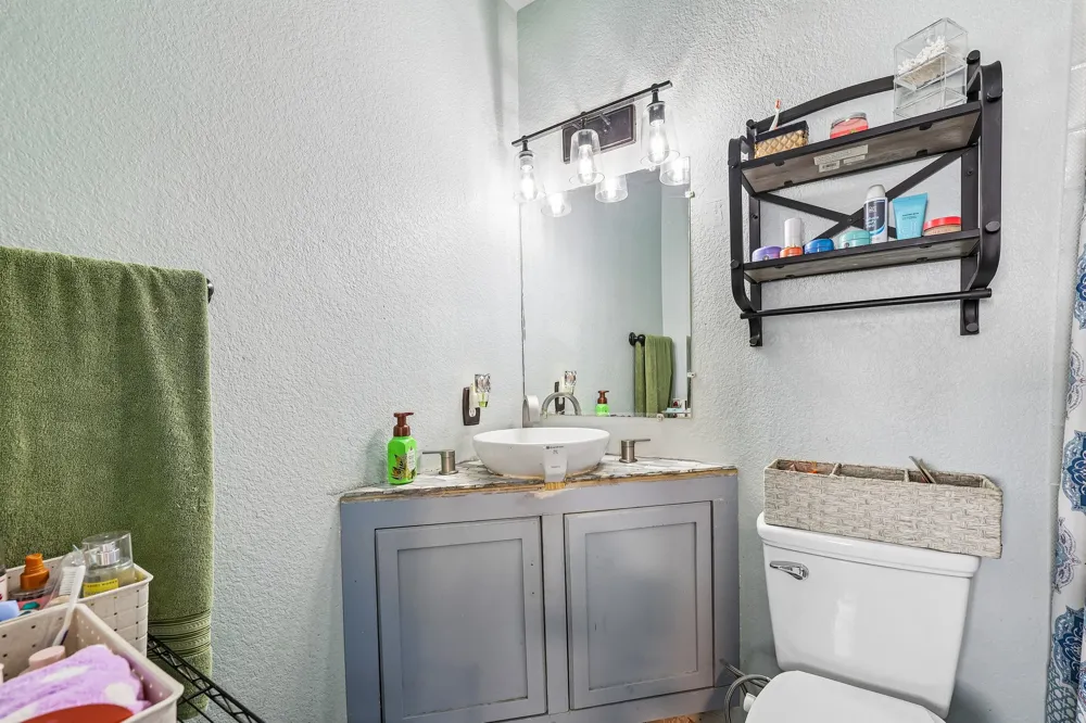 611 Magnolia Lane Cottonwood Shores, TX 78657