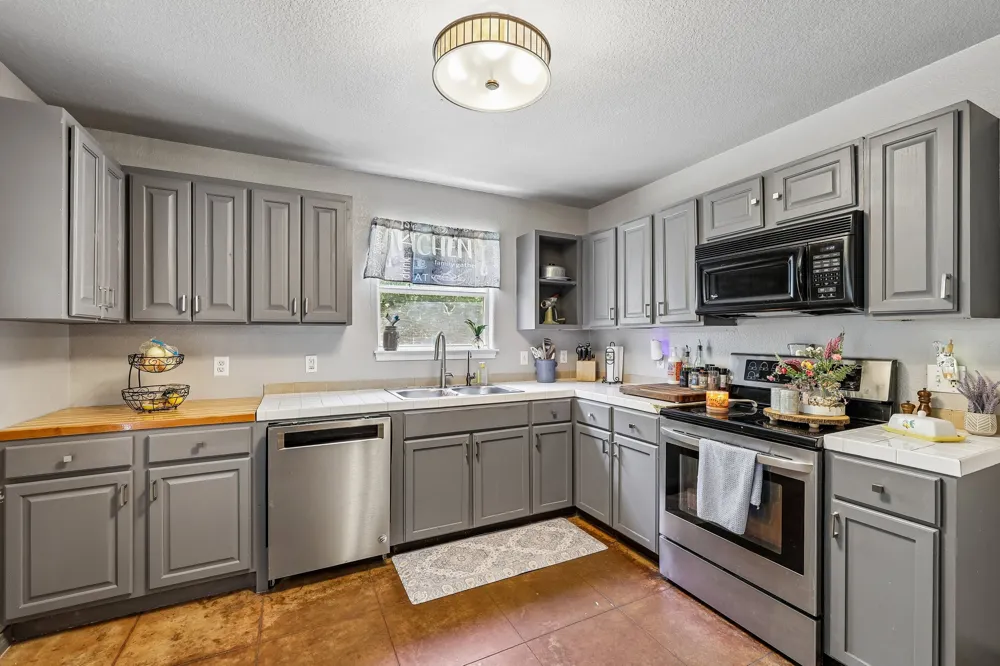 611 Magnolia Lane Cottonwood Shores, TX 78657