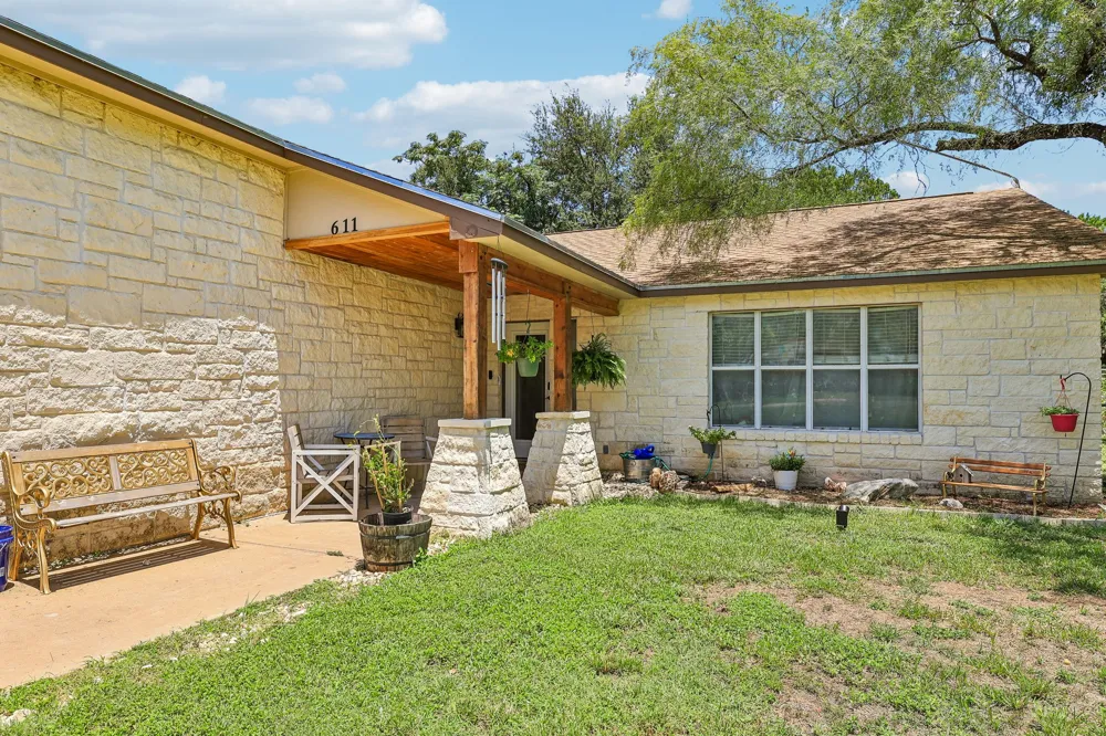 611 Magnolia Lane Cottonwood Shores, TX 78657
