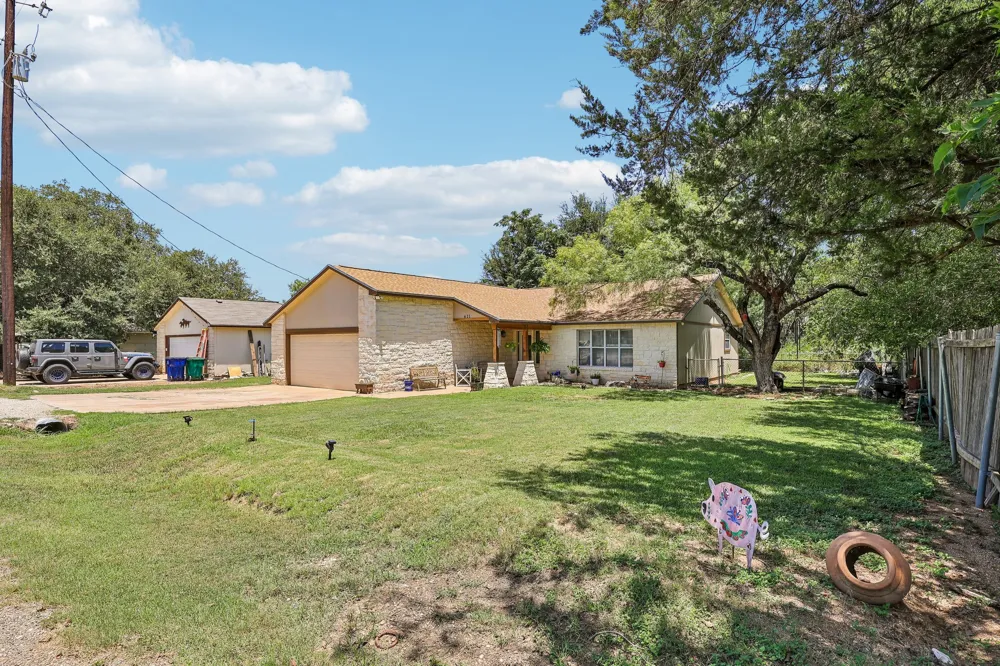 611 Magnolia Lane Cottonwood Shores, TX 78657
