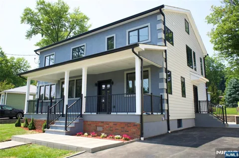 6 Henoch Avenue