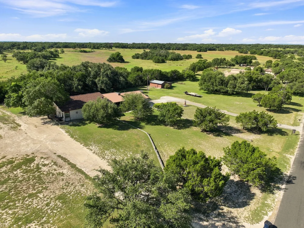 606 Rolling Hills Road Liberty Hill, TX 78642