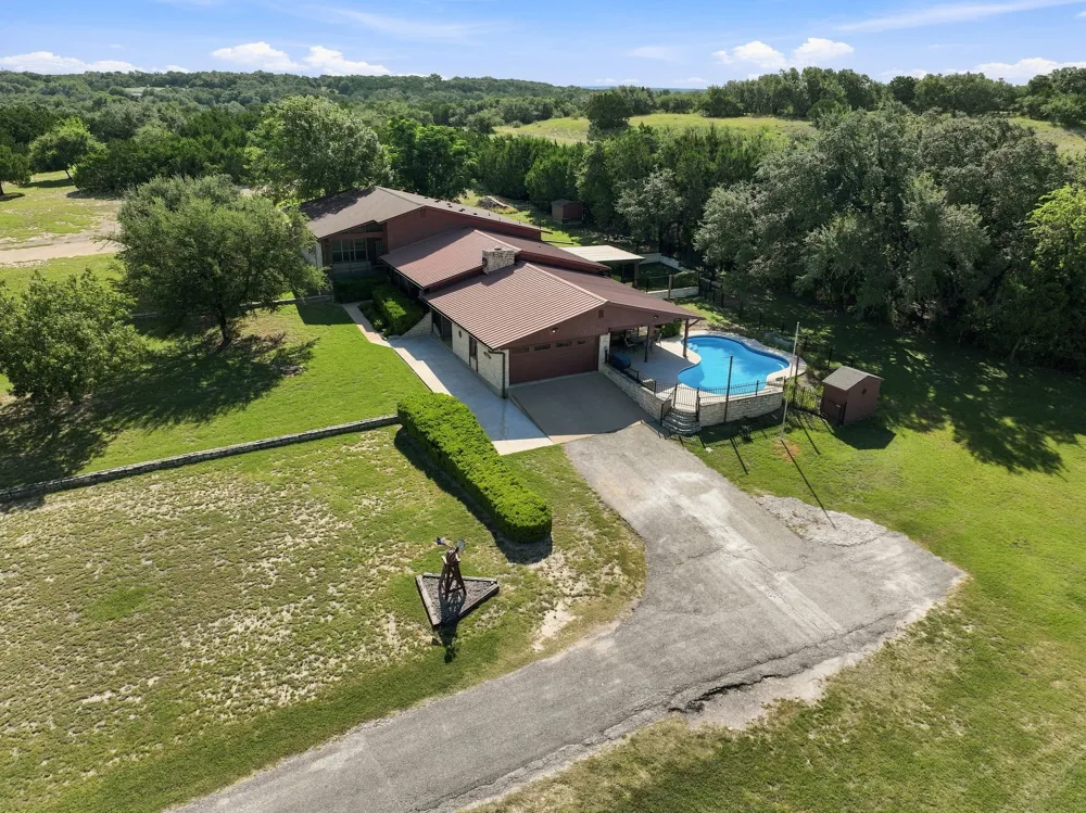 606 Rolling Hills Road Liberty Hill, TX 78642