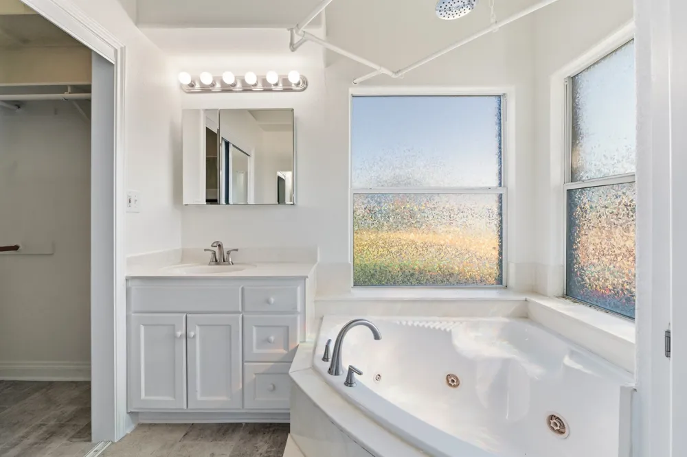 606 Rolling Hills Road Liberty Hill, TX 78642