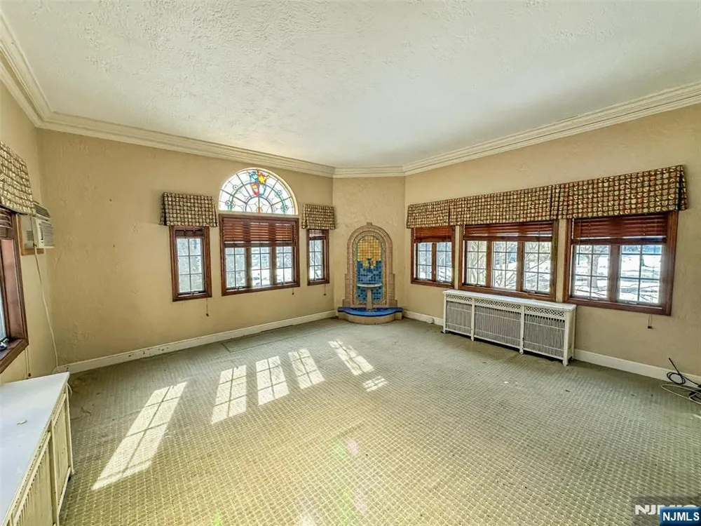 112 Oxford Place Glen Rock, NJ 07452