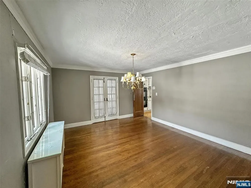 112 Oxford Place Glen Rock, NJ 07452