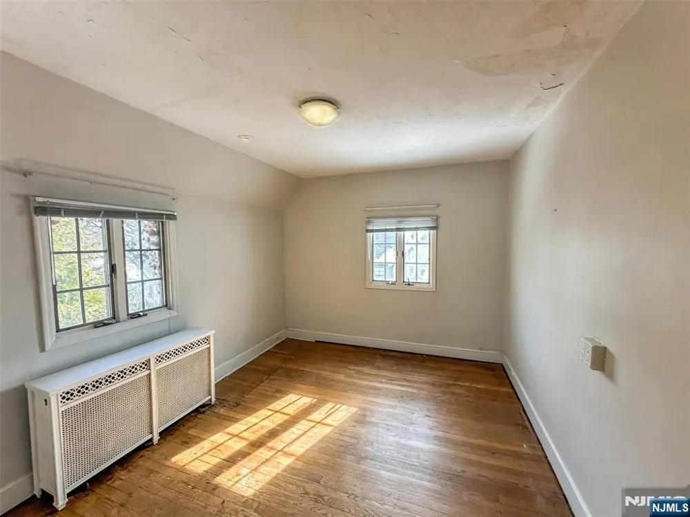 112 Oxford Place Glen Rock, NJ 07452